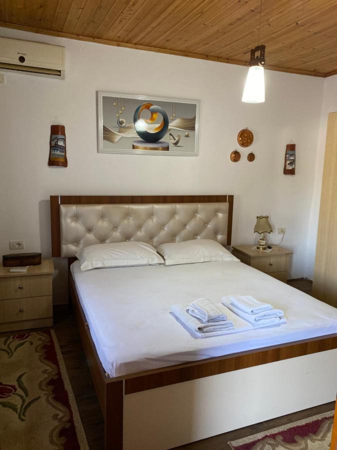 Aria Baci Guest House Berat Exterior foto