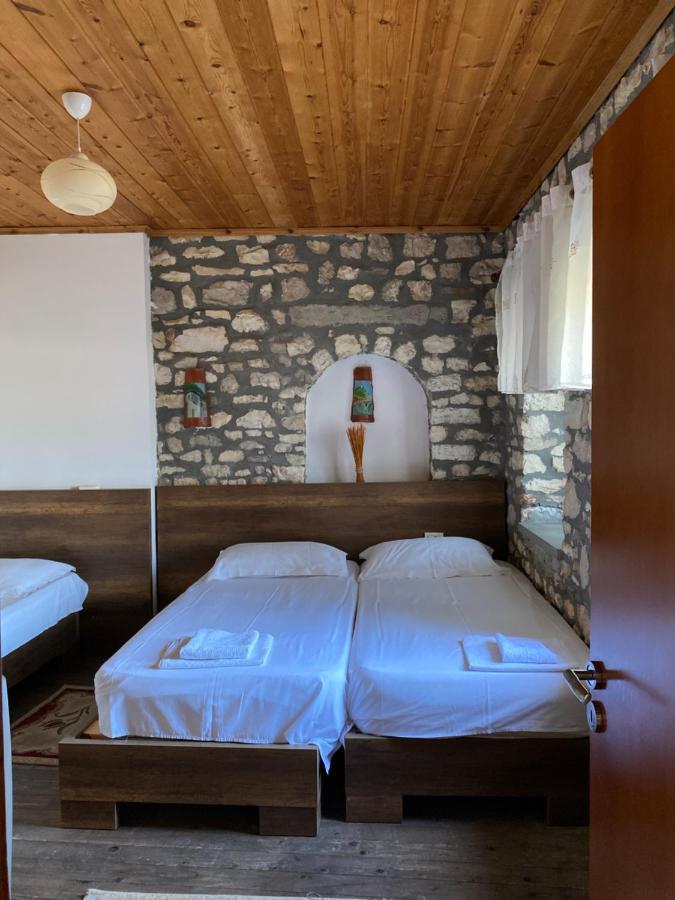 Aria Baci Guest House Berat Exterior foto