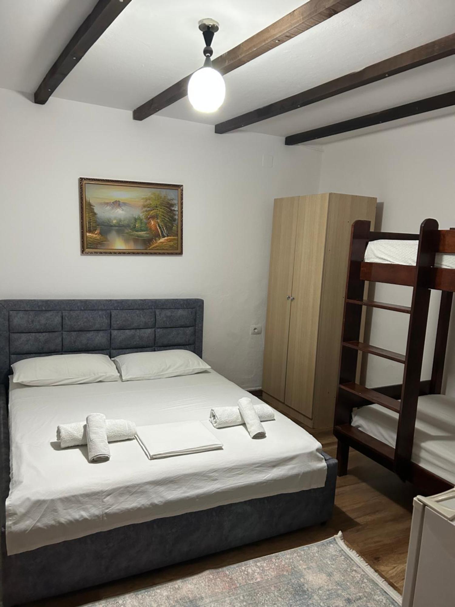 Aria Baci Guest House Berat Exterior foto